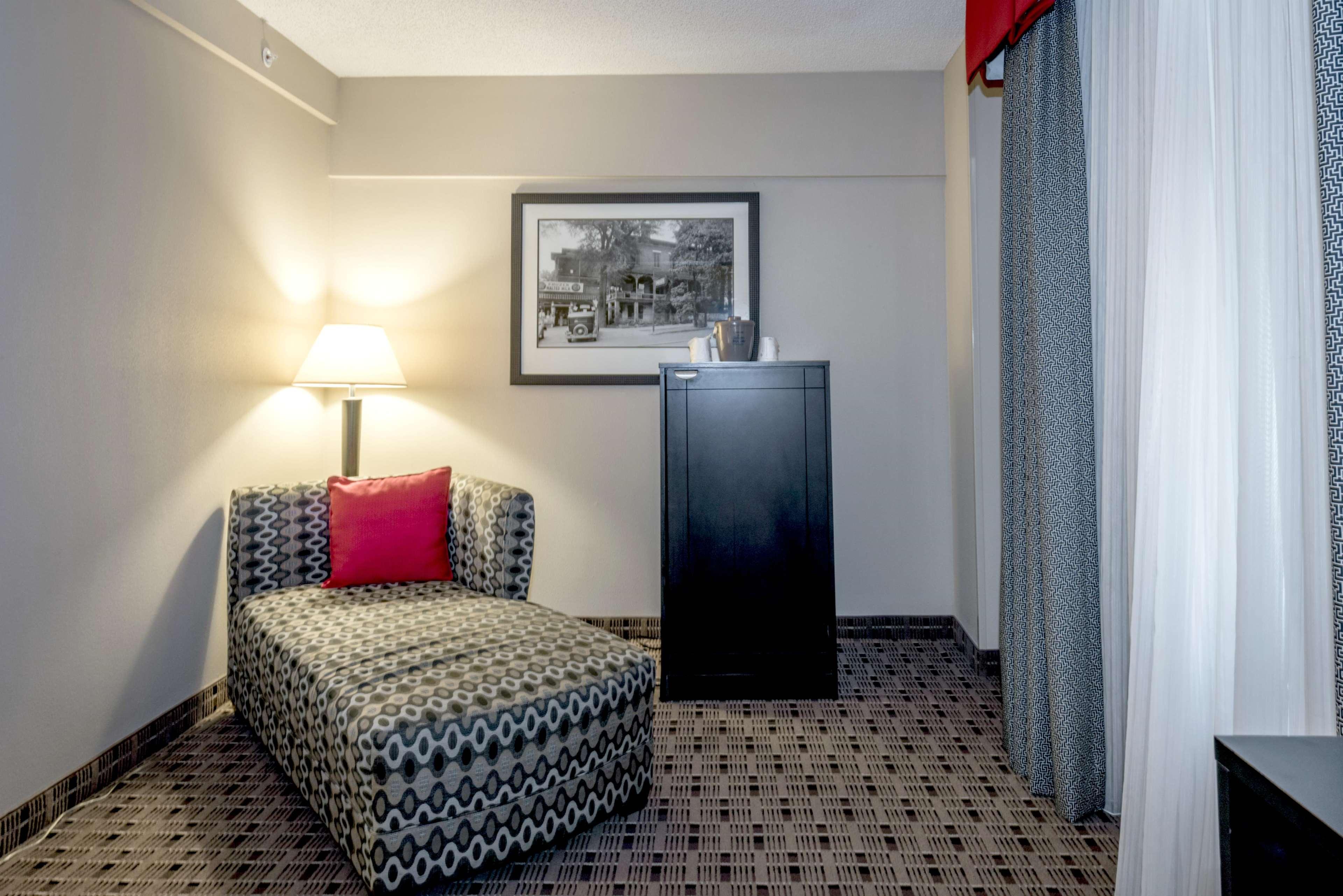 Hampton Inn & Suites Montgomery-Downtown Esterno foto